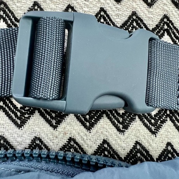 Code Blue lululemon On the Beat Belt Bag *4.5 - Picture 10 of 12